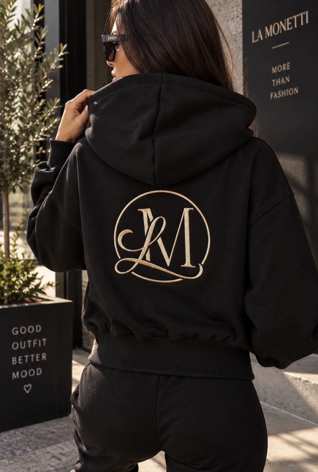LA MONETTI BLACK OVERSIZE ZIP-UP HOODIE – GOLD EMBROIDERY